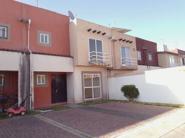 RENTA CON CASA CLUB ZONA AEROPUERTO TOLUCA Y PARQUE 2000