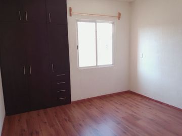 RENTA CON CASA CLUB ZONA AEROPUERTO TOLUCA Y PARQUE 2000