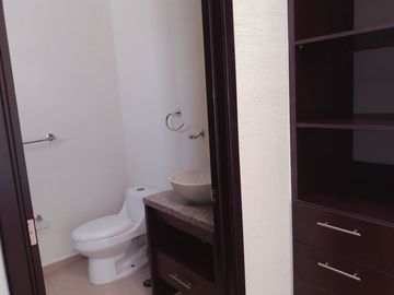 RENTA CON CASA CLUB ZONA AEROPUERTO TOLUCA Y PARQUE 2000