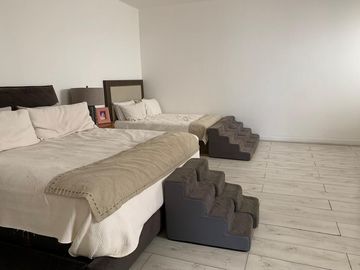 CASA ESPECTACULAR EN VENTA O RENTA 4 RECAMARAS BOSQUES DE LAS LOMAS CON TERRAZA Y SALON DE FIESTAS.