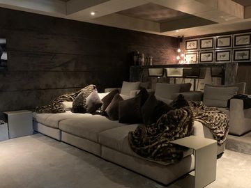 CASA ESPECTACULAR EN VENTA O RENTA 4 RECAMARAS BOSQUES DE LAS LOMAS CON TERRAZA Y SALON DE FIESTAS.