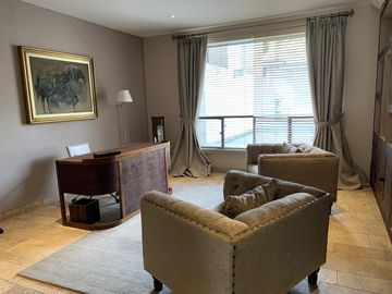 CASA ESPECTACULAR EN VENTA O RENTA 4 RECAMARAS BOSQUES DE LAS LOMAS CON TERRAZA Y SALON DE FIESTAS.