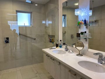 VENDO DEPTO DUPLEX HERMOSA VISTA EDIF DE LUJO CUMBAYA