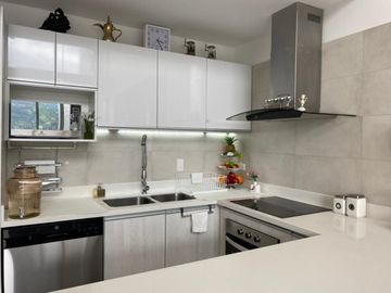 VENDO DEPTO DUPLEX HERMOSA VISTA EDIF DE LUJO CUMBAYA