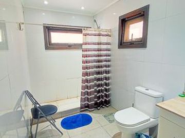 León Propiedades vende casa estilo mediterraneo en Sector Miraflores, Curacavi,