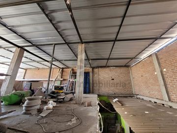 VENTA DE CASA AMPLIA UBICADA A METROS DE PROLONGACIÓN PACASMAYO
