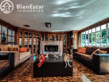 CASA EN VENTA TOLUCA COLONIA MORELOS 1A SECCION SOBRE CORREDOR URBANO, CALIDA, CONFORTABLE, AMPLIO Y HERMOSO JARDÍN, A 7 MIN DEL CENTRO