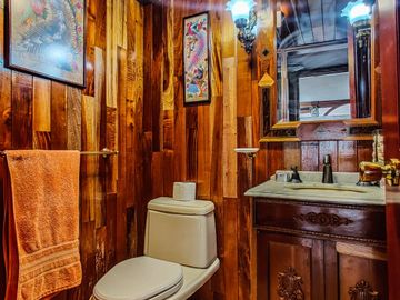 CASA EN VENTA TOLUCA COLONIA MORELOS 1A SECCION SOBRE CORREDOR URBANO, CALIDA, CONFORTABLE, AMPLIO Y HERMOSO JARDÍN, A 7 MIN DEL CENTRO