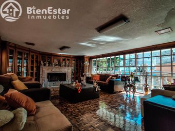 CASA EN VENTA TOLUCA COLONIA MORELOS 1A SECCION SOBRE CORREDOR URBANO, CALIDA, CONFORTABLE, AMPLIO Y HERMOSO JARDÍN, A 7 MIN DEL CENTRO