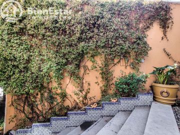 CASA EN VENTA TOLUCA COLONIA MORELOS 1A SECCION SOBRE CORREDOR URBANO, CALIDA, CONFORTABLE, AMPLIO Y HERMOSO JARDÍN, A 7 MIN DEL CENTRO