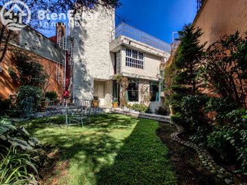 CASA EN VENTA TOLUCA COLONIA MORELOS 1A SECCION SOBRE CORREDOR URBANO, CALIDA, CONFORTABLE, AMPLIO Y HERMOSO JARDÍN, A 7 MIN DEL CENTRO