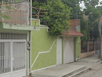 CASA CON 3 HABITACIONES A 5 MIN DE CHEDRAUI EN LA COL ALBANIA BAJA