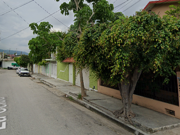 CASA CON 3 HABITACIONES A 5 MIN DE CHEDRAUI EN LA COL ALBANIA BAJA