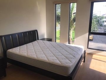 MODERN SINGLE FAMILY TYPE HOME WITH POOL IN ANGELES CITY