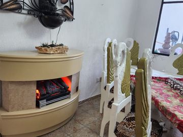 VENTA DE CASA CON ALBERCA EN FRACC. COLINAS DEL CIMATARIO