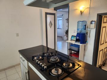VENTA DE CASA CON ALBERCA EN FRACC. COLINAS DEL CIMATARIO