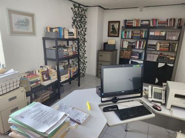 VENTA DE CASA CON ALBERCA EN FRACC. COLINAS DEL CIMATARIO
