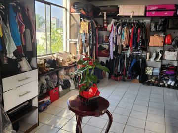 VENTA DE CASA CON ALBERCA EN FRACC. COLINAS DEL CIMATARIO