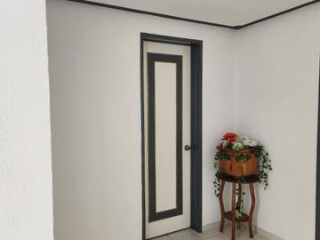 VENTA DE CASA CON ALBERCA EN FRACC. COLINAS DEL CIMATARIO