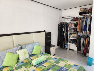 VENTA DE CASA CON ALBERCA EN FRACC. COLINAS DEL CIMATARIO