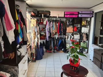 VENTA DE CASA CON ALBERCA EN FRACC. COLINAS DEL CIMATARIO