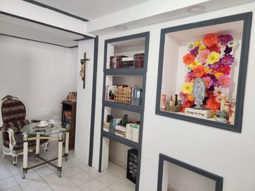 VENTA DE CASA CON ALBERCA EN FRACC. COLINAS DEL CIMATARIO