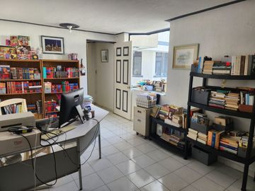 VENTA DE CASA CON ALBERCA EN FRACC. COLINAS DEL CIMATARIO