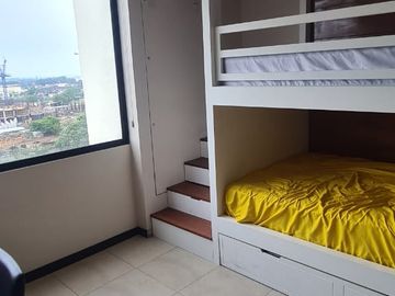En venta departamento full amoblado en Bellini IV Puerto Santa Ana Guayaquil