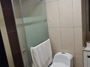 En venta departamento full amoblado en Bellini IV Puerto Santa Ana Guayaquil