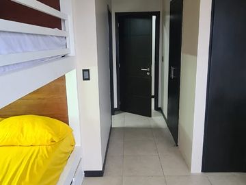 En venta departamento full amoblado en Bellini IV Puerto Santa Ana Guayaquil