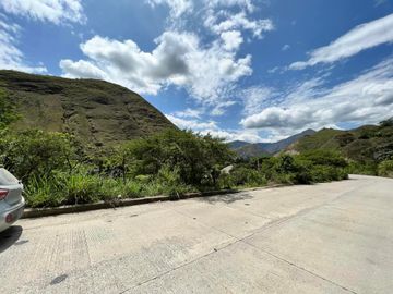 Terreno con río en venta en Quinara