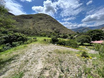 Terreno con río en venta en Quinara