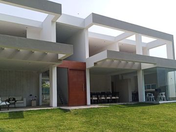 Venta de casa en La Quebrada Cieneguilla
