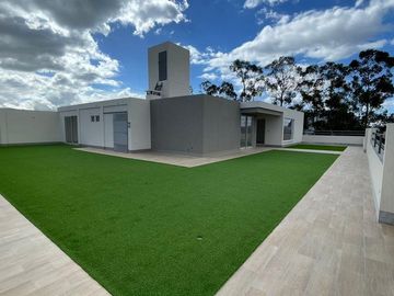PONCEANO ALTO; DEP DE ESTRENO: 3 DORM, 2 GAR,  134/103 M2, /REF405