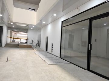 Local Comercial en Venta, .Torres Zermath en Sto. Domingp
