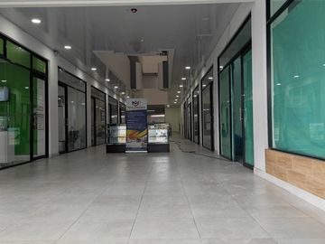 Local Comercial en Venta, .Torres Zermath en Sto. Domingp