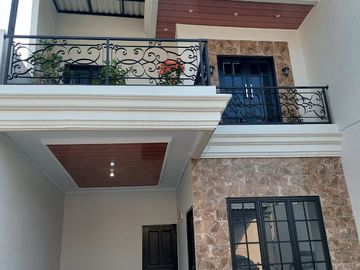 Rumah dekat Tol cibubur jakarta timur