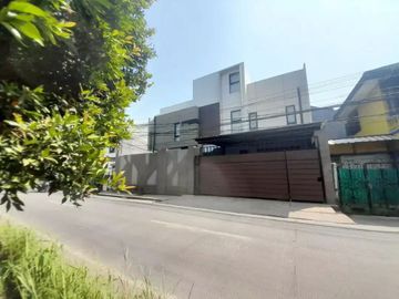 Rumah Dijual di Taman Malaka Duren Sawit Jakarta Timur