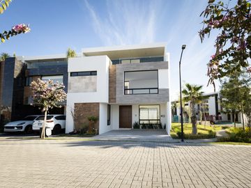 Venta Casa en Lomas de Angelópolis, Puebla