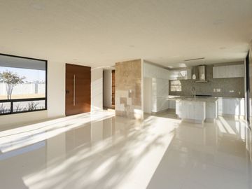 Venta Casa en Lomas de Angelópolis, Puebla