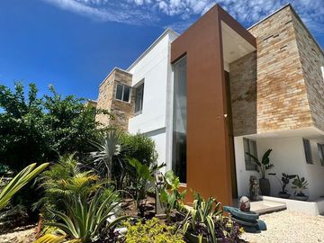 CASA DE LUJO EN VENTA CONJUNTO PALMA REAL, CARTAGENA.