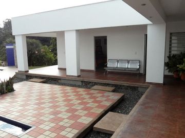 VENTA DE CASA CAMPESTRE DE 3.190 M2 DE LOTE Y UNA CONSTRUCCIÓN DE 275 M2, MANIZALES CALDAS