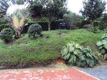 VENTA DE CASA CAMPESTRE DE 3.190 M2 DE LOTE Y UNA CONSTRUCCIÓN DE 275 M2, MANIZALES CALDAS
