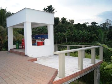 VENTA DE CASA CAMPESTRE DE 3.190 M2 DE LOTE Y UNA CONSTRUCCIÓN DE 275 M2, MANIZALES CALDAS