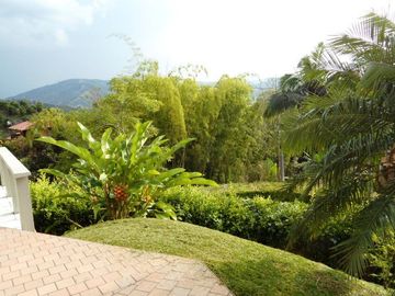 VENTA DE CASA CAMPESTRE DE 3.190 M2 DE LOTE Y UNA CONSTRUCCIÓN DE 275 M2, MANIZALES CALDAS