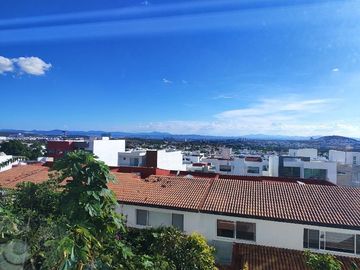 casa venta Querétaro real de  juriquilla amplia con tv y mega salón de juegos ef