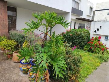 casa venta Querétaro real de  juriquilla amplia con tv y mega salón de juegos ef