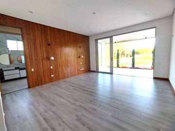 New, Modern One Level Home With Lake and Many Extras - Top Community Llanogrande