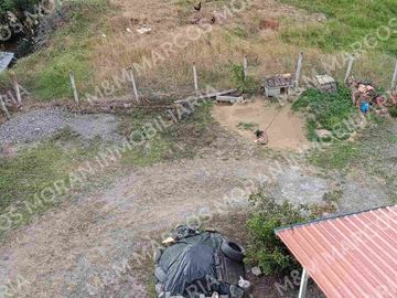 Venta de Casa de 3 Pisos Sector La Campiña, Turunuma, Loja