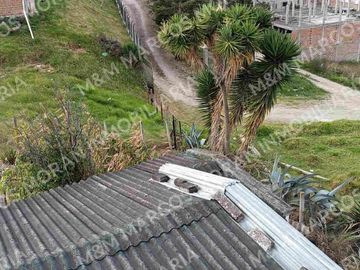 Venta de Casa de 3 Pisos Sector La Campiña, Turunuma, Loja
